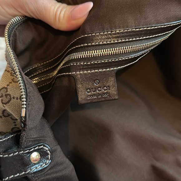 🎄Gucci Hobo - Picture 3 of 7